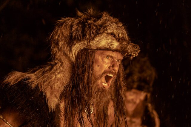 Aidan Monaghan/Focus Features Alexander Skarsgard em 'O Homem do Norte', filme do diretor americano Robert Eggers.