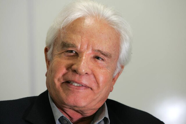 J. F. Diório/AGÊNCIA ESTADO Cid Moreira adotou três cadelinhas numa ONG em Petrópolis (RJ).