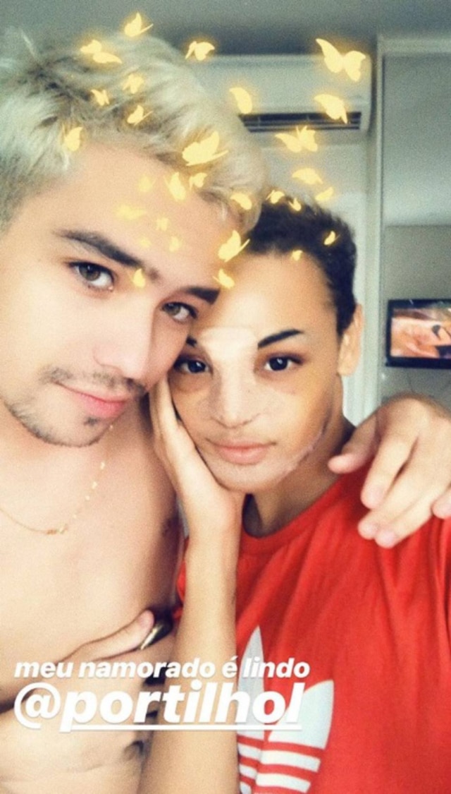 Instagram / @pabllovittar Pabllo Vittar e seu amigo, em postagem que originou confusão em fãs que pensaram que estaria namorando.