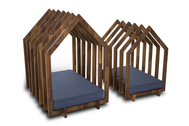 snooze design A casa Vértebra, colaboração do Snooze com o designer Bruno Freire, é feita à mão e produzida com madeira teca naval e traz colchão ortopédico
