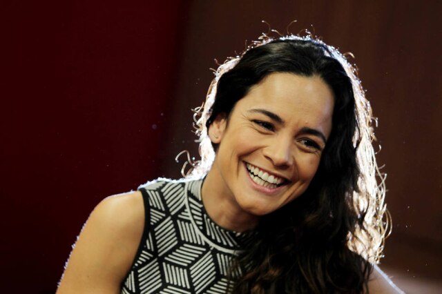Felipe Rau/ Estadão A atriz brasileira Alice Braga durante entrevista sobre a série estrelada por ela, 'La Reina Del Sur', baseada no livro de Arturo Pérez-Reverte.