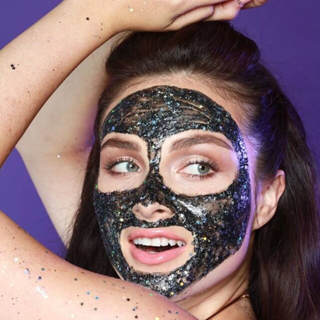 Instagram/ @glamglow Blogueiras afirmam que a Glitter Mask não deixa resíduos brilhantes da pele após o uso