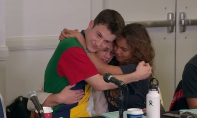 Reprodução de teaser de '13 Reasons Why' / Netflix Artistas em teaser da última temporada de '13 Reasons Why'