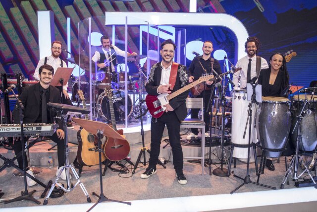 João Cotta/Globo A banda do novo 'Caldeirão' tem o ator Lucio Mauro como líder