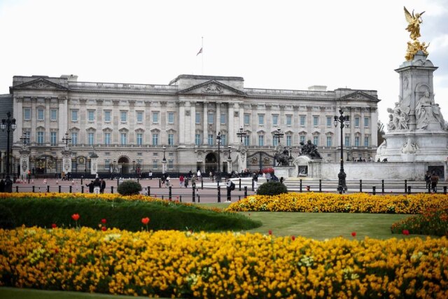 Henry Nicholls/Reuters Palácio de Buckingham é a residência oficial da rainha Elizabeth II e tem mais de 770 cômodos.