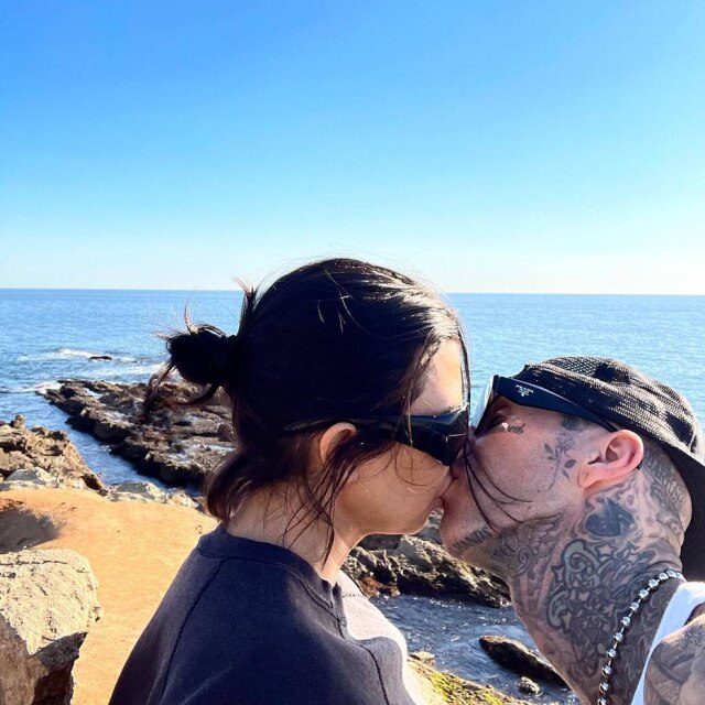 Instagram / @TravisBarker Com casamento planejado desde dezembro de 2021, Travis Barker e Kourtney Kardashian enfrentam dificuldades para engravidar.