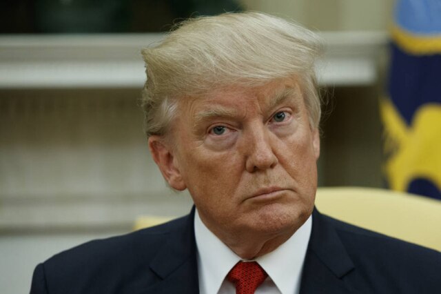 AP Photo/Evan Vucci Trump disse que consultou generais e especialistas para tomar decisão de proibir transgêneros nas Forças Armadas.