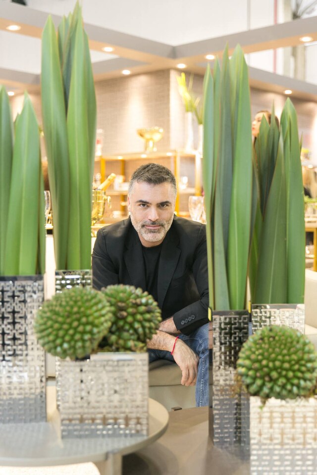 Gisele Rampazzo O designer espanhol Nino Bauti, que assinou a nova coleção de vasos da St. James