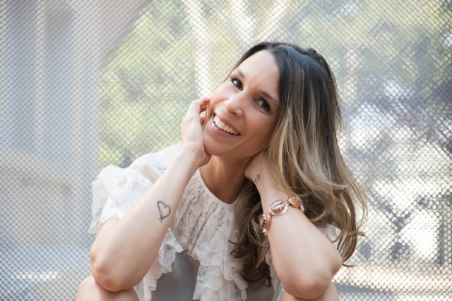 Flávia Montenegro Sarah Oliveira apresenta o programa 'Minha Canção' na Rádio Eldorado
