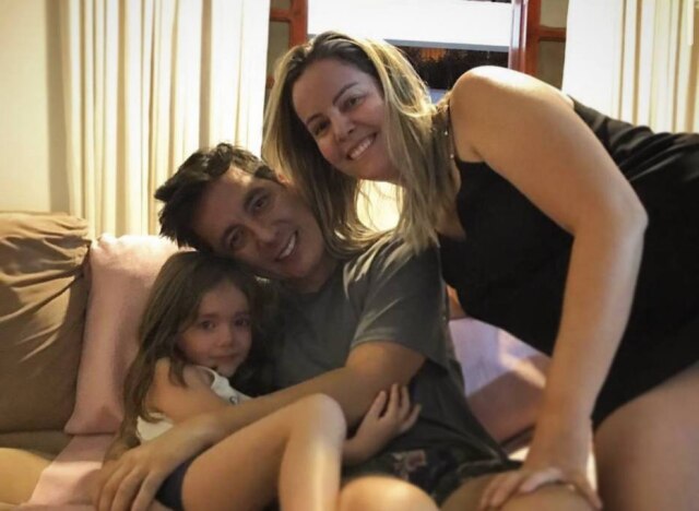 Instagram/@jheanmarcell Jhean Marcell, do Br'oz, reencontra a família após internação por covid-19
