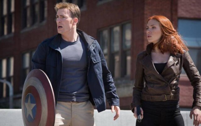 Marvel Chris Evans e Scarlett Johansson em cena de 'Capitão América: Soldado Invernal'