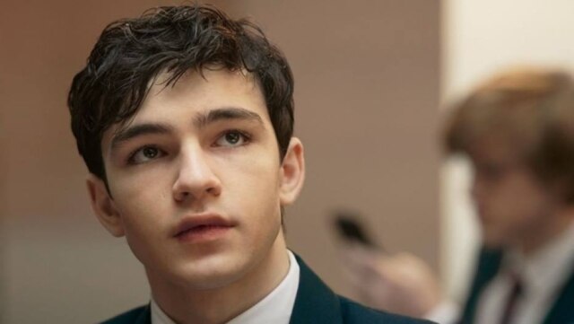 Paris Filmes Bryce Gheisar como Julian em cena de 'Pássaro Branco', spin-off de 'Extraordinário'.