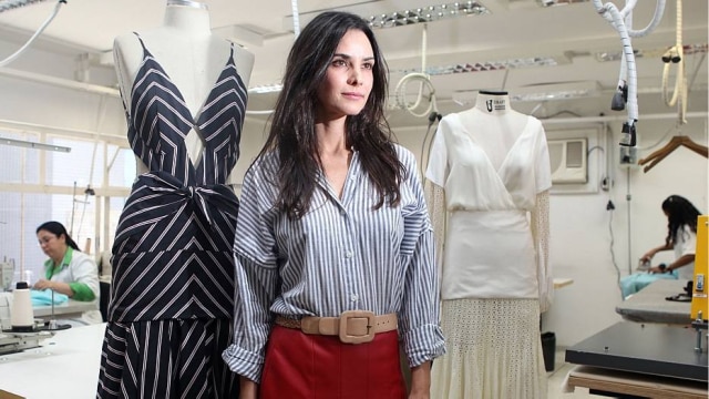 Werther Santana/Estadão A estilista Cris Barros no atelier de sua marca no Itaim, em São Paulo