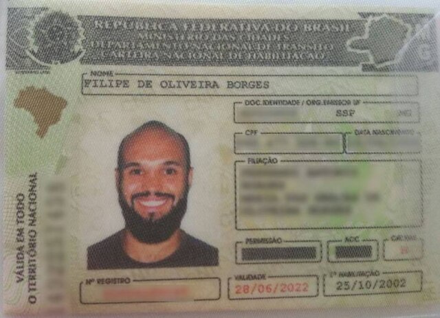 Facebook/ lipeoborges Filipe apareceu com um 'sorrisão' na foto de sua CNH