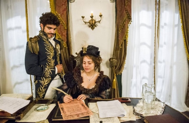 Globo/João Miguel Júnior/Divulgação Pedro (Caio Castro) e Leopoldina (Letícia Colin) protagonizaram o diálogo