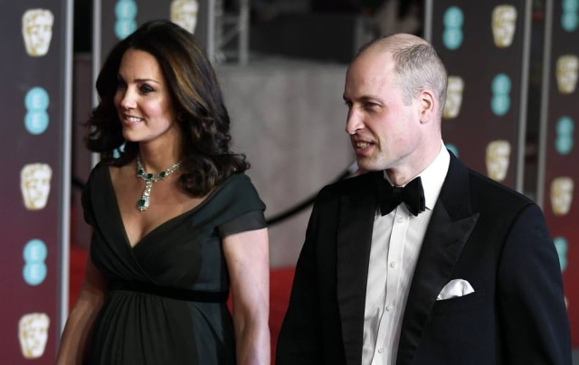 EFE/EPA/NEIL HALL Kate Middleton precisou seguir protocolos reais na hora de escolher a sua produção para o BAFTA