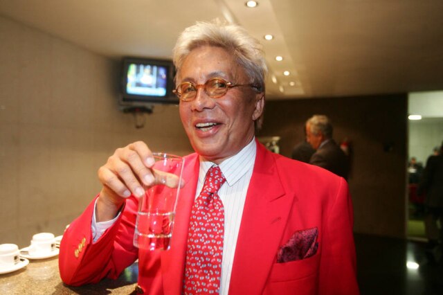 Dida Sampaio / Estadão Clodovil em julho de 2008, no ano anterior à sua morte, tomando café na Câmara dos Deputados, em Brasília.