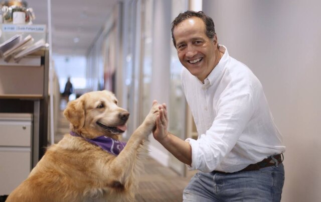 Letícia G. Forster Presidente da MSD Saúde Animal, Edival Santos também levou sua companheira, Laila, no pet day da empresa