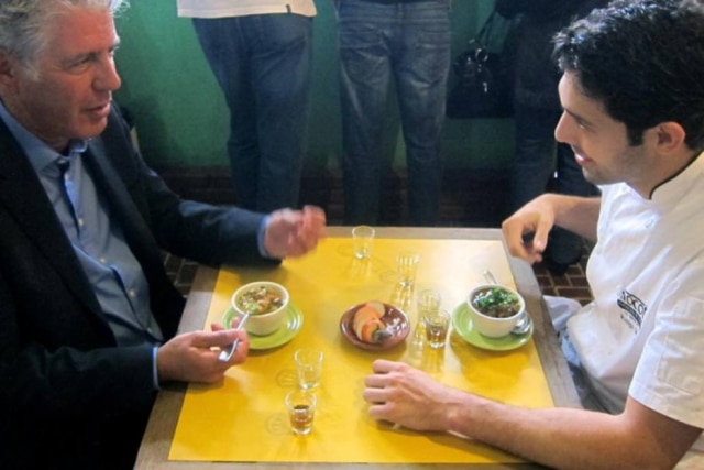 Travel Channel Anthony Bourdain com Rodrigo Oliveira no Mocotó, em São Paulo, para o 'Sem Reservas'