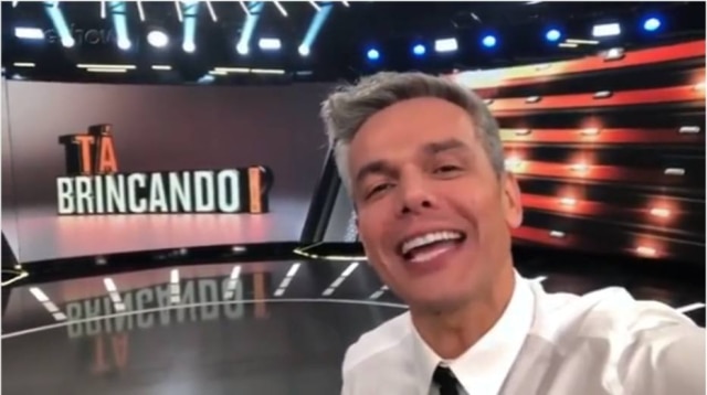 Instagram/otacosta Otaviano Costa no estúdio do novo programa que comandará na Globo, o 'Tá Brincando!'.