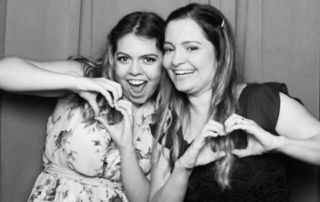 Instagram/ @biamenezesoficial Bia, filha da dubladora Ana Lucia Menezes, compartilhou uma homenagem para mãe