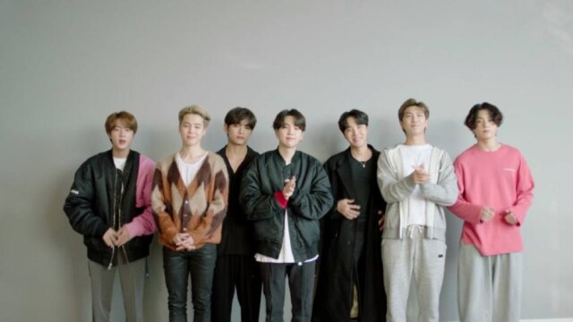 MTV/via REUTERS BTS durante premiação da MTV em Los Angeles.