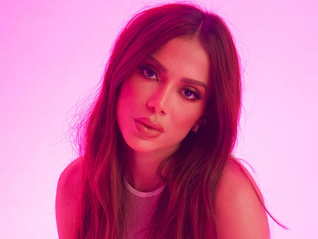 Marco Olando A cantora Anitta está fazendo história com o hit 'Envolver' que está entre as duas mais ouvidas no chart Global do Spotify.