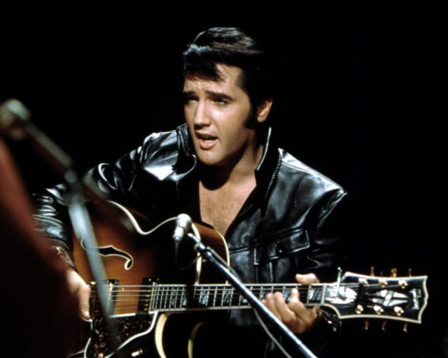 Divulgação Nos anos 1950, Elvis ganhou o apelido The Pelvis, graças a seu modo ousado, sexy, de dançar, que lhe trouxe problemas e fãs