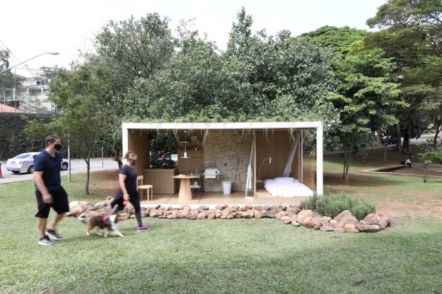 Marco Antonio Contêiner com estúdio projetado por Ticiane Lima, implantado na praça Vinicius de Moraes, no Morumbi, dentro do projeto Janelas da Casacor