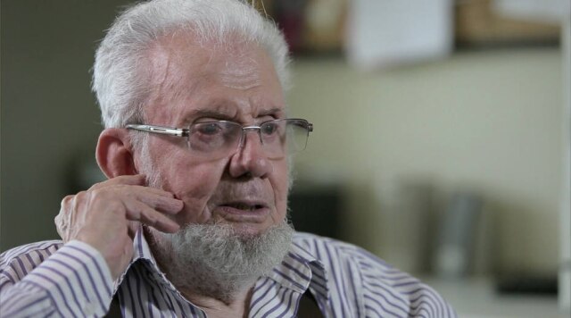 Pequi Filmes Carlos Garcia narra as torturas que sofreu no filme "Estranhos na Noite - Mordaça no Estadão em Tempos de Censura", de Camilo Tavares e José Maria Mayrink.