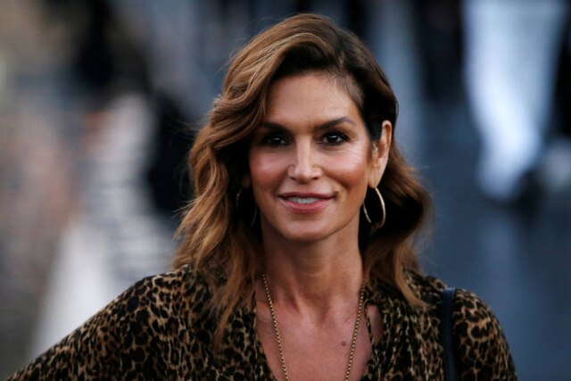 REUTERS/Stephane Mahe A modelo Cindy Crawford