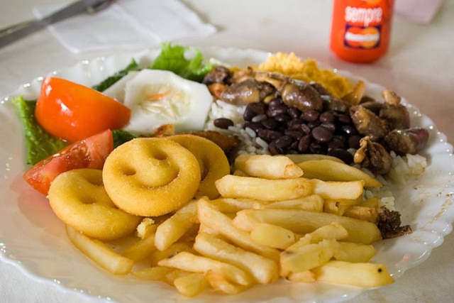 Cassio Vogel Dorneles O tempo em que o alimento é ingerido tem influência sobre o relógio interno do corpo, acreditam os pesquisadores