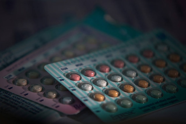 UCI UC Irvine/ Creative Commons 'Os contraceptivos orais combinados são grandes aliados no controle de doenças, como a síndrome de ovários policísticos, a endometriose e o próprio câncer de endométrio', diz ginecologista