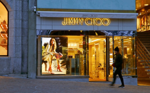 REUTERS/Arnd Wiegmann//File Photo Uma loja da Jimmy Choo em St. Moritz, na Suiça