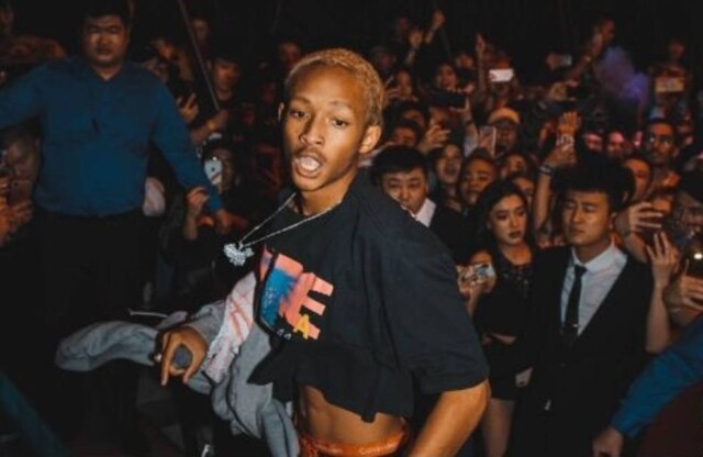 Twitter/@officialjaden Jaden Smith, filho do ator Will Smith.