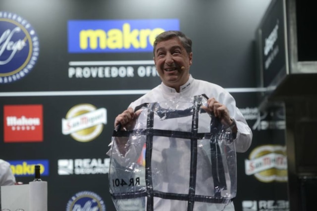 Madrid Fusión Roca recicla. Chef espanhol mostrou novos produtos do seu projeto, como o avental feito com sacos de vácuo