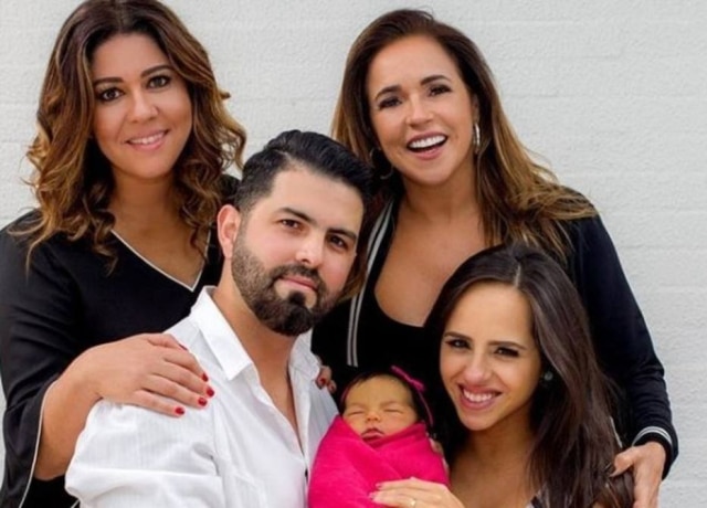Instagram/@danielamercury A cantora Daniela Mercury, a esposa Malu Verçosa, o genro Giovanne e a filha Nana, com a pequena Mel.
