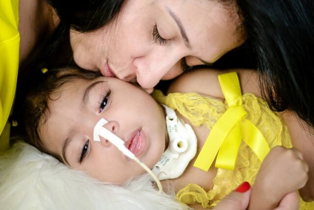 Ingrid Mendonça Ingrid Mendonça e sua filha Helena.