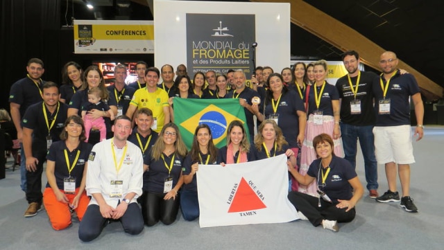 Débora Pereira Produtores. Delegação de queijeiros brasileiros na França