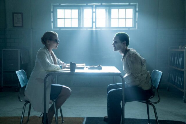 Warner Bros Arlequina (Margot Robbie) e Coringa (Jared Leto) em cena de 'Esquadrão Suicida'