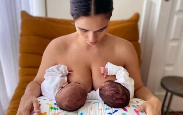 Instagram/ @nandacosta Nanda Costa e filhas Kim e Tiê