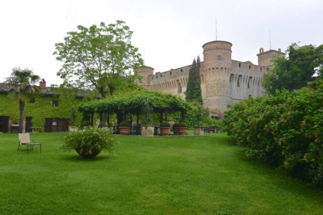 Chris Warde-Jones|NYT O Civitella Ranieri, castelo do século 15, se tornou um retiro para artistas - e para a cozinha tradicional da região.