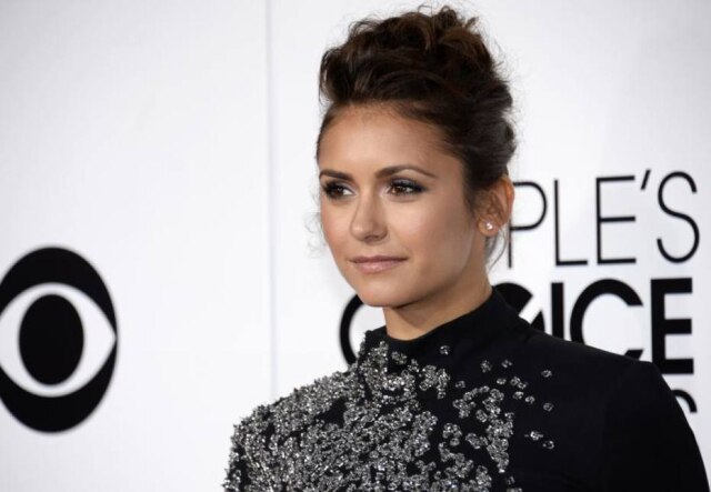 Reuters Nina Dobrev está no Brasil.