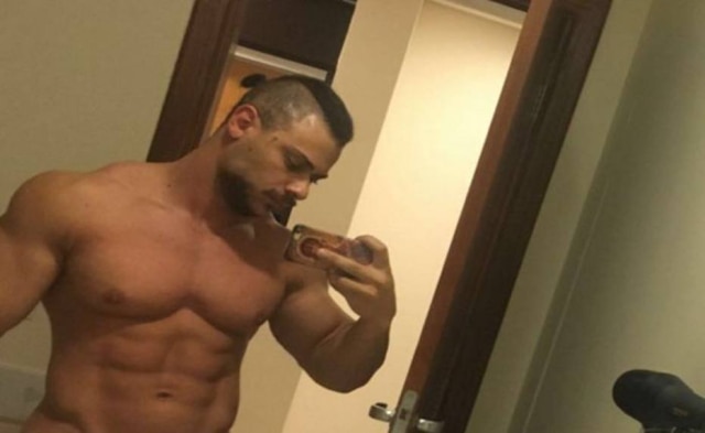 Reprodução/Twitter Leo Stronda teve nude vazado na internet.
