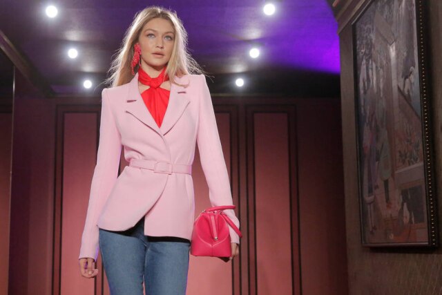REUTERS/Andrew Kelly Gigi Hadid está na capital francesa por causa da Paris Fashion Week