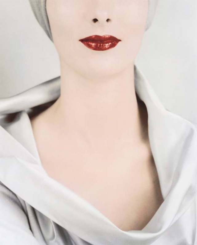 Erwin Blumenfeld/ divulgação Fundação Helmut Newton 'Le Décolleté', Victoria von Hagen para 'Vogue', Nova York, 1952, de Erwin Blumenfeld