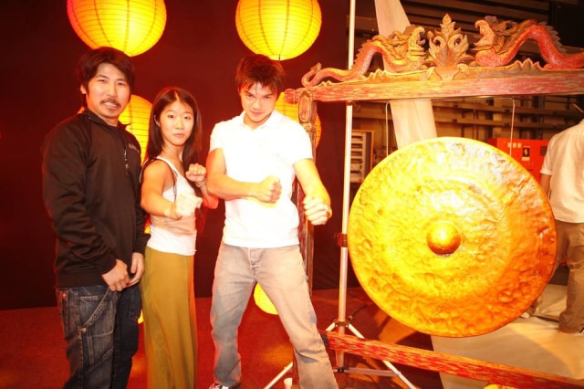 Fabrício Mota / Globo / Divulgação Jui Huang (à direita) ao lado de Anderson Lau e Luciana Mizuntani em 'Negócio da China'.