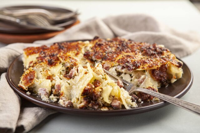 Codo Meletti/Estadão Batata gratinada com queijo feta e bacon, da chef Mariana Fonseca.