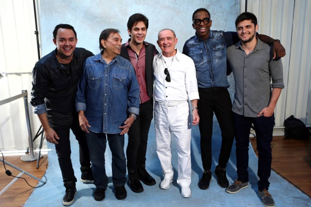 Gui Santana, Dedé Santana, Lucas Veloso, Renato Aragão, Mumuzinho e Bruno Gissoni em evento de lançamento da nova versão de 'Os Trapalhões' 