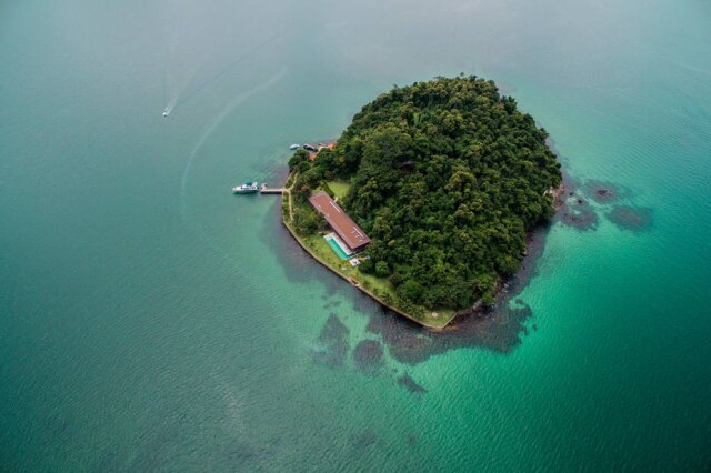 FG+SG Vista aérea de projeto implantado pela Jacobsen Arquitetura em Angra dos Reis